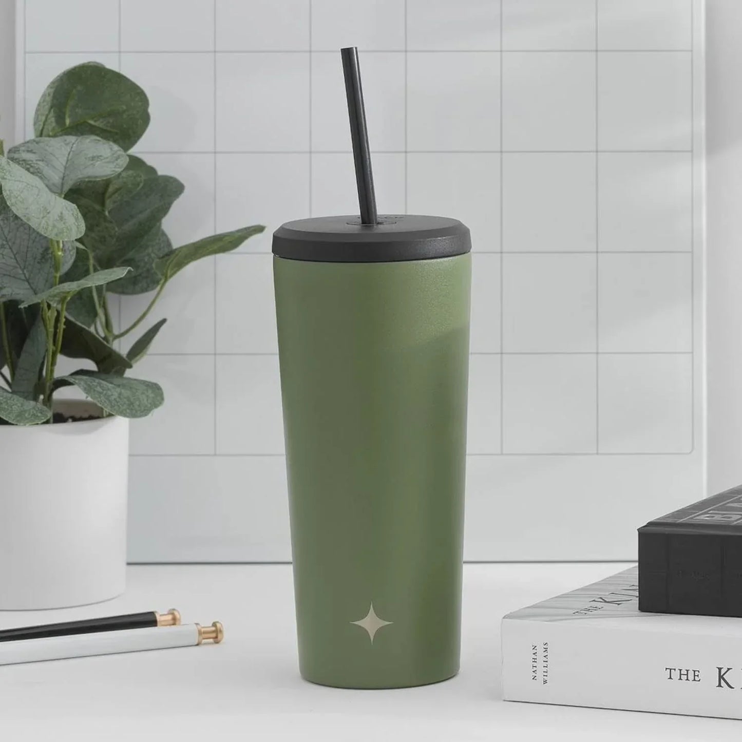 Vacuum Insulated Tumbler with Straw & Flip Lids (Green) 20oz