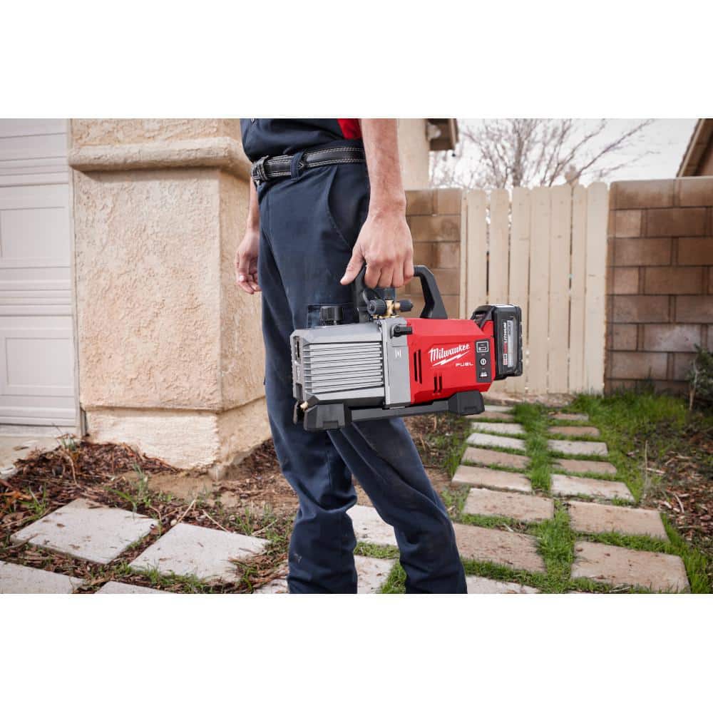 M18 18V Lithium-Ion Cordless 5 CFM Vacuum Pump Kit